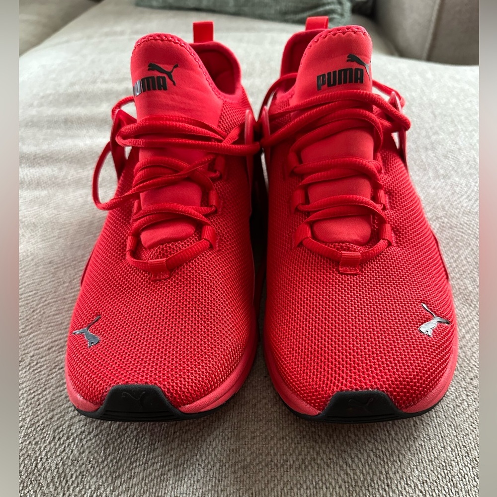 Men’s Puma Soft Foam sneakers size 11